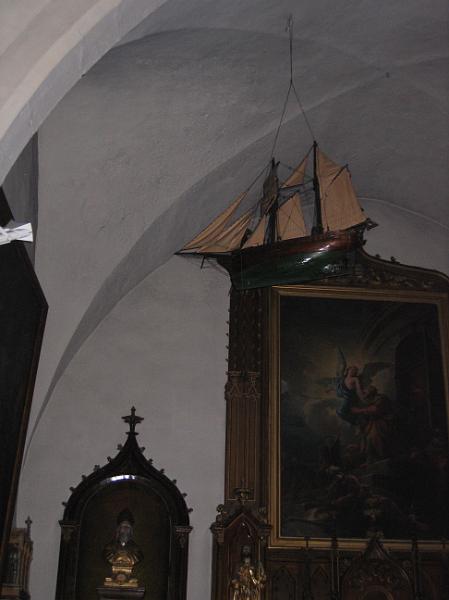 IMG_8018.JPG - Inside the church in the Cannes Castle